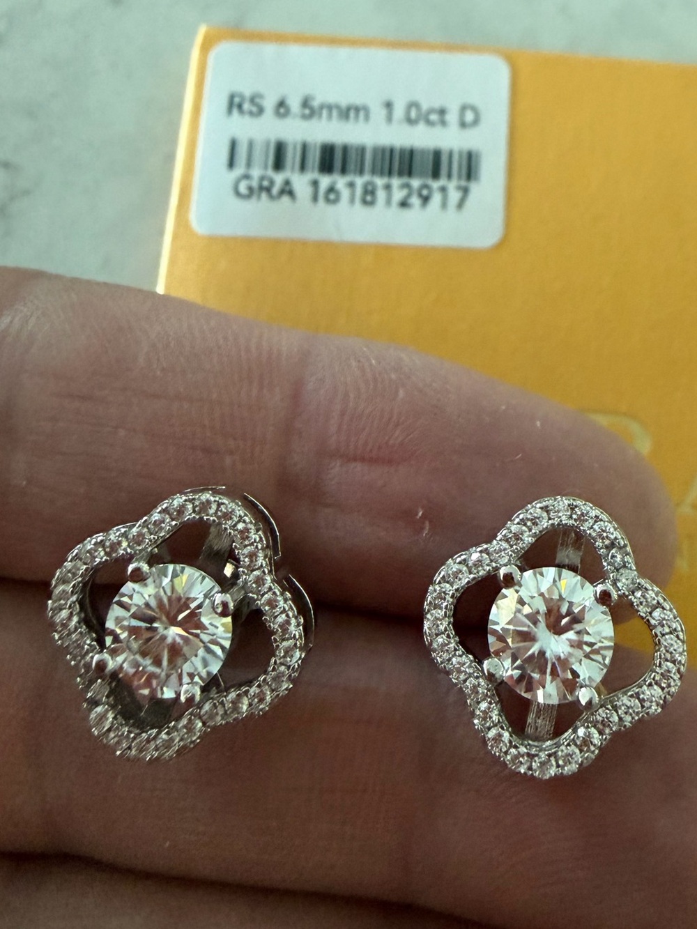 NWT 1 ct Moissanite earrings with certificate